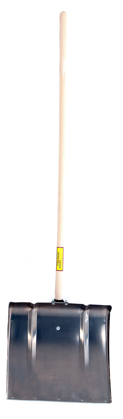 Chelwood® aluminium snow shovel with a long ash handle